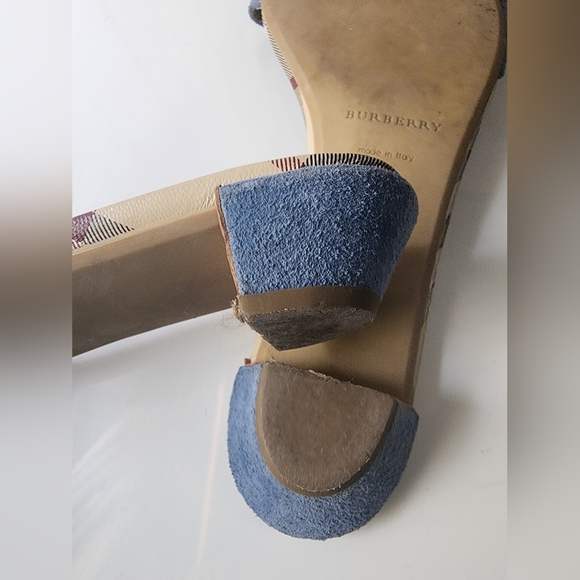 Burberry Suede Slides 7.7 - Picture 5 of 7